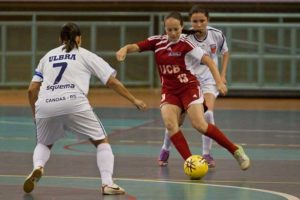 フットサルプレー